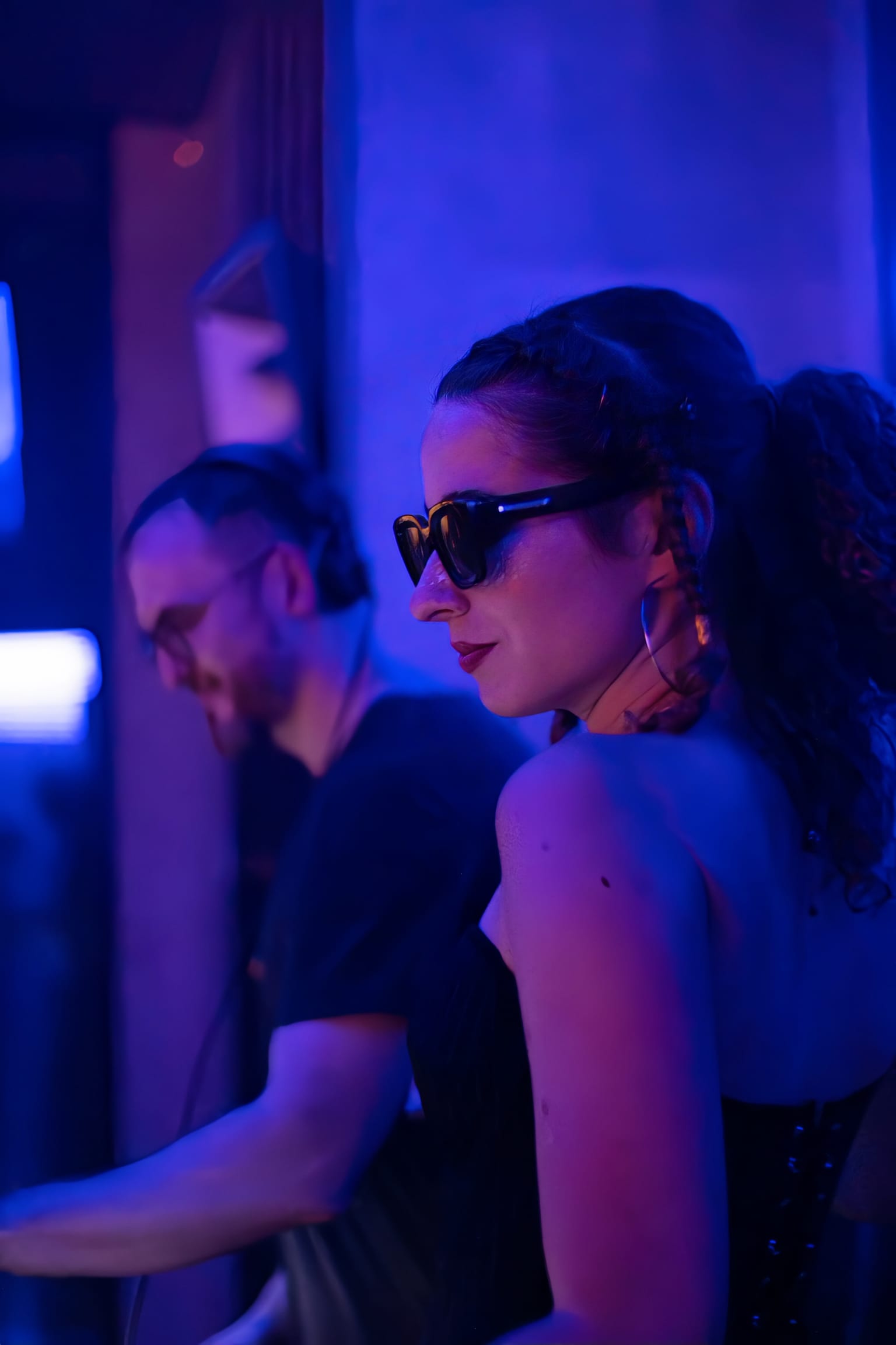 E1 DJ Close up